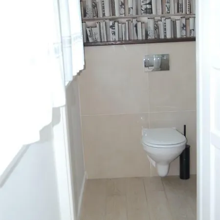 Apartament Z Ogrodem/apartment With Garden شقة كولوبرزيغ